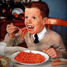 Verrücktes Kind mit Spaghetti