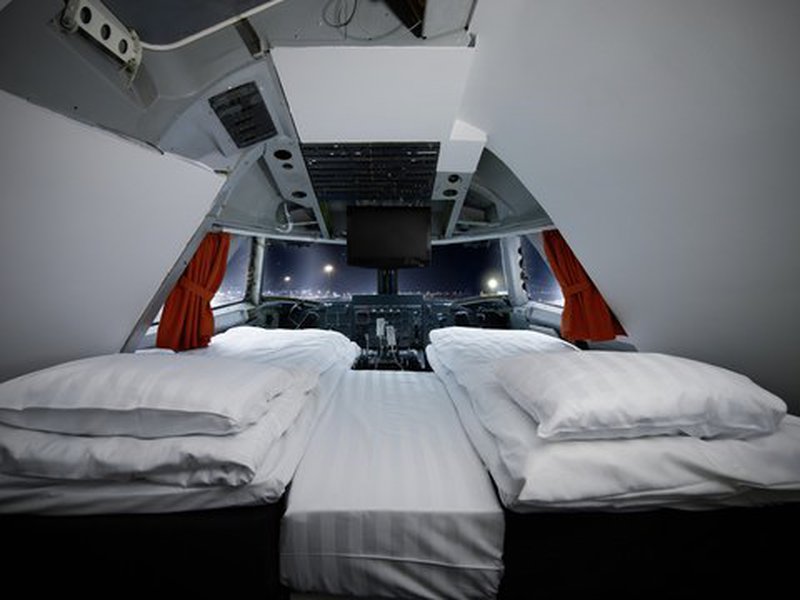 Schlafen an Bord einer ausrangierten Boeing