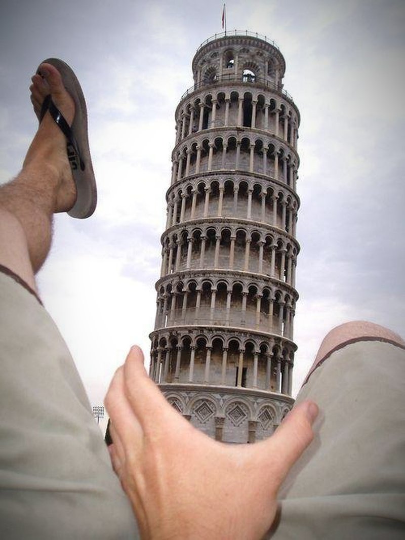 Das erkennt man auch an diesem... äh... interessanten Bild mit dem schiefen Turm von Pisa. 