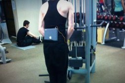 Mit dem Mac im Fitnessraum